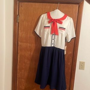 Dear Creatures tie neck dress. Hidden side zip, gathered waist. Size XL.